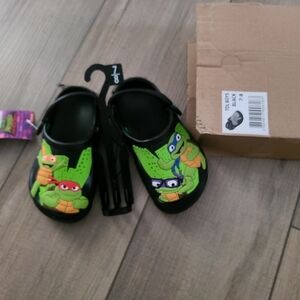 Kids Ninja Turtle Black Clogs Size 7/8, New